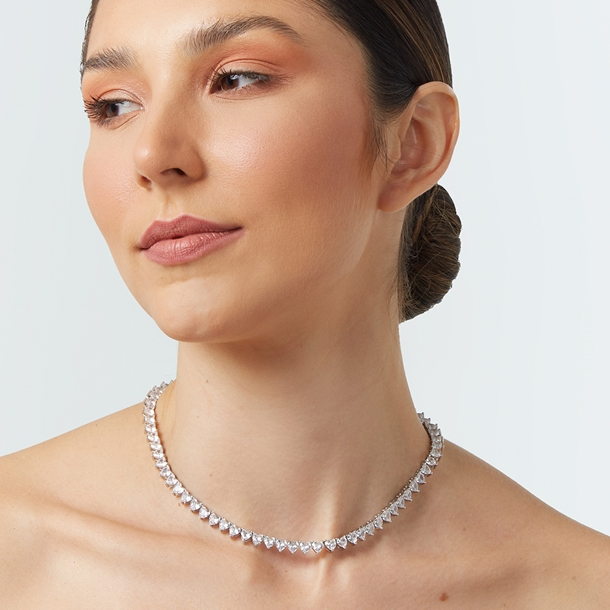 Colar Riviera Jade Cravejada de Zircônias Coração Cristal 38cm