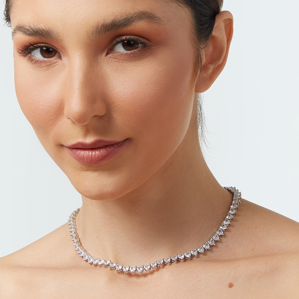 Colar Riviera Jade Cravejada de Zircônias Coração Cristal 38cm