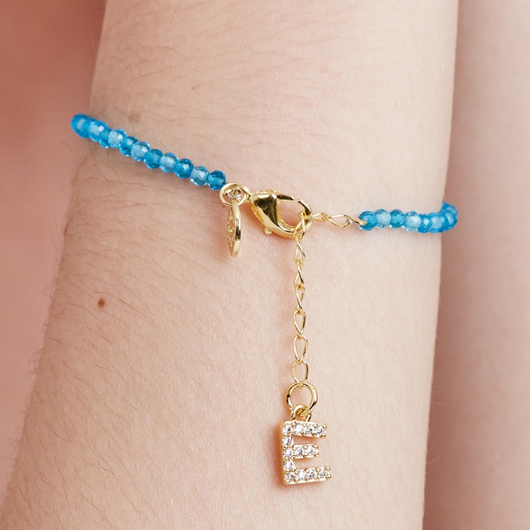 Pulseira Lucky Charms Letras  Azul Claro