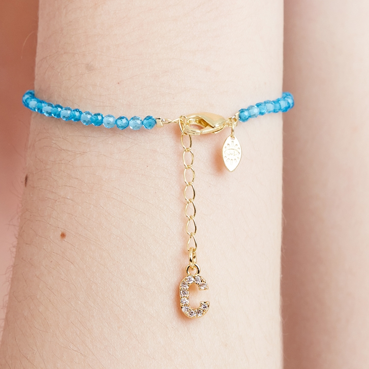 Pulseira Lucky Charms Letras  Azul Claro