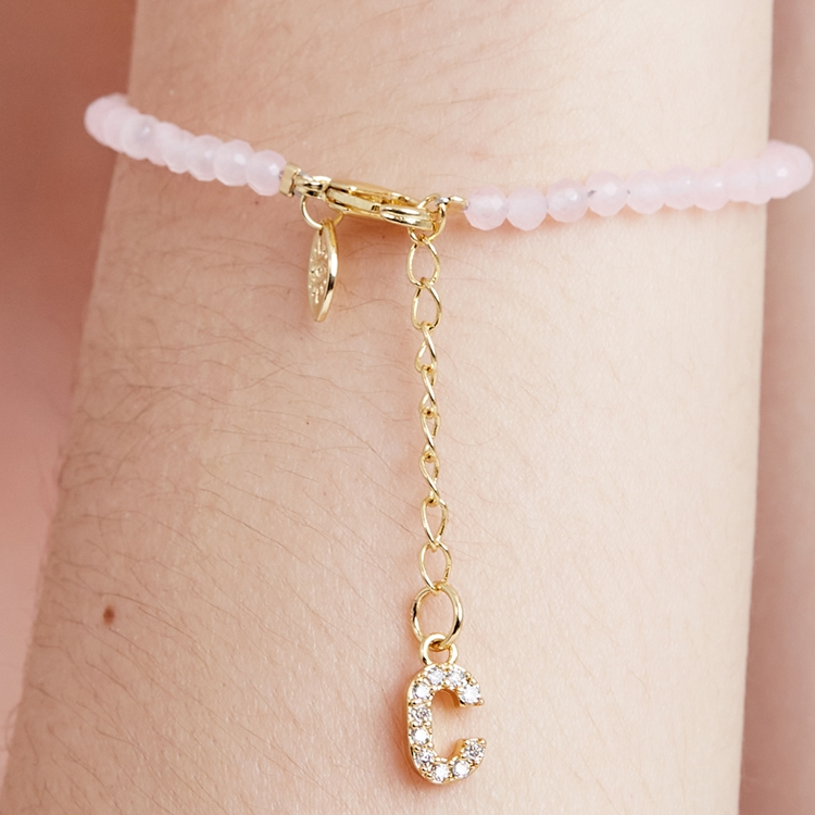 Pulseira Lucky Charms Letras Rosa