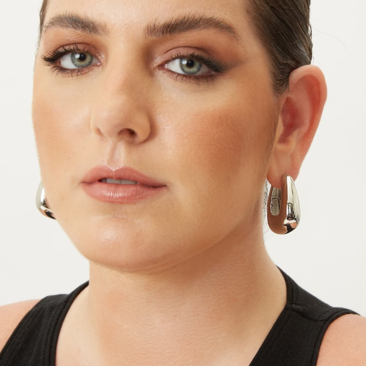 Brinco Argola Tubo Triângulo