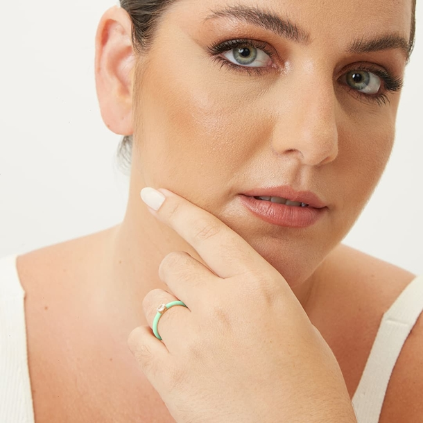Anel Esmaltado e Zircônia Oval