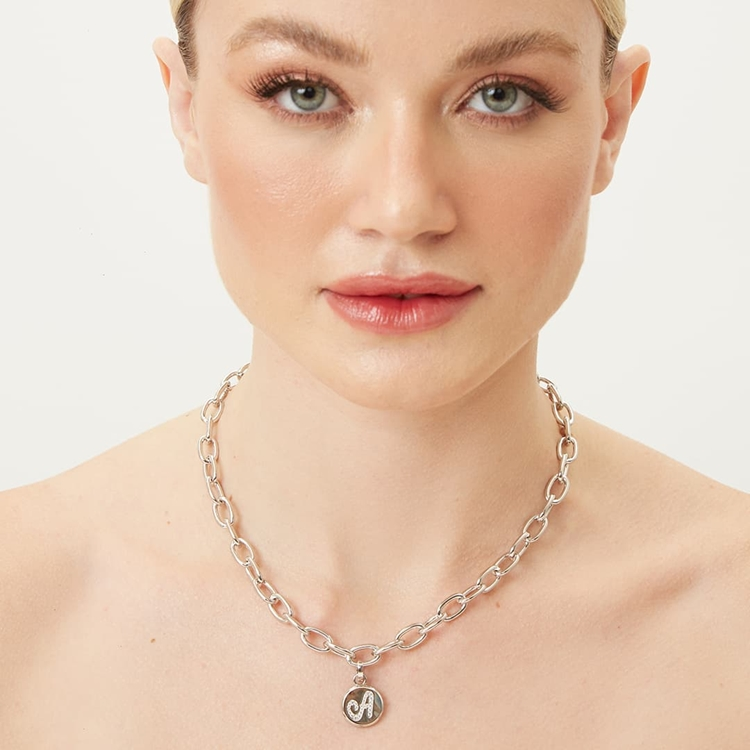 Be Charm Letras Cravejadas Pingente Collab Misha e NV