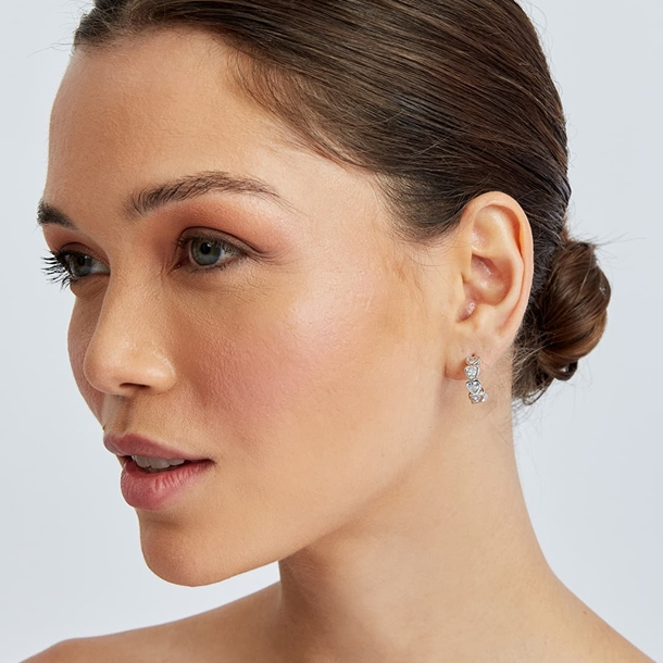 Brinco Mini Corações Zircônia