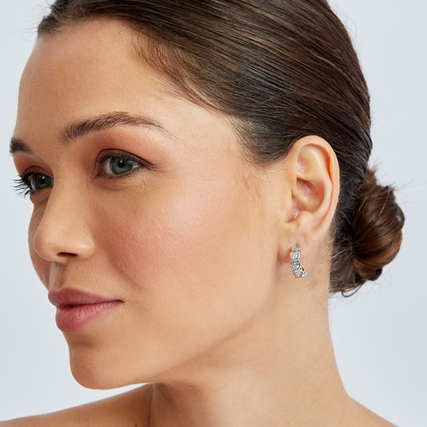 Brinco Mini Corações Zircônia