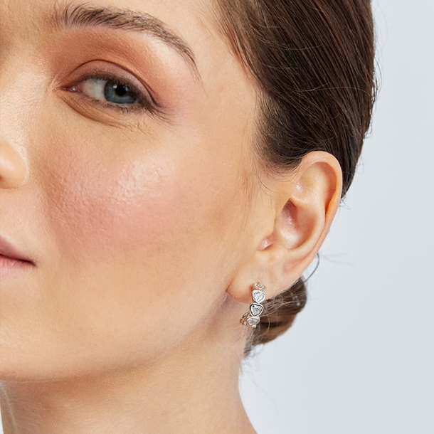 Brinco Mini Corações Zircônia