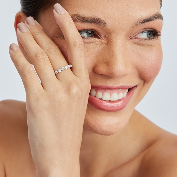 Anel Laura Zircônias Cristal