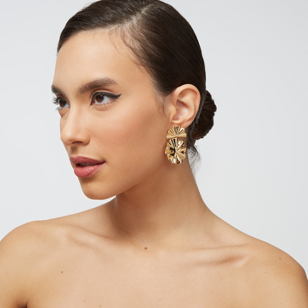 Brinco Flor Martelado Duplo