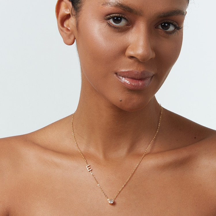 Colar Letras Cravejado e Ponto de Luz