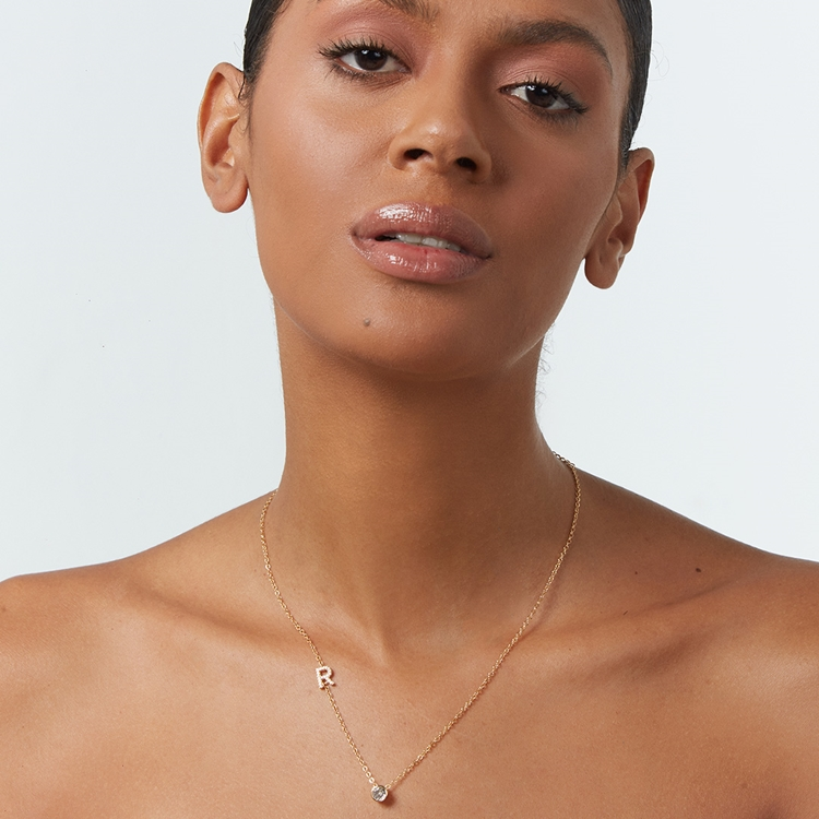 Colar Letras Cravejado e Ponto de Luz