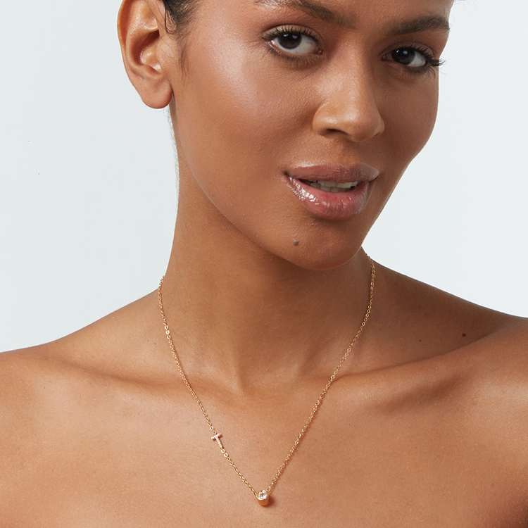 Colar Letras Cravejado e Ponto de Luz