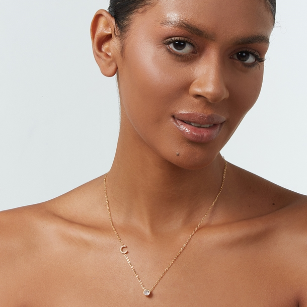 Colar Letras Cravejado e Ponto de Luz