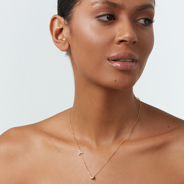 Colar Letras Cravejado e Ponto de Luz