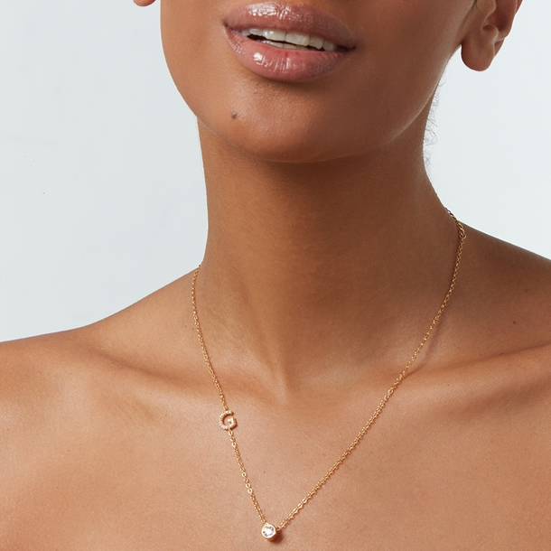 Colar Letras Cravejado e Ponto de Luz