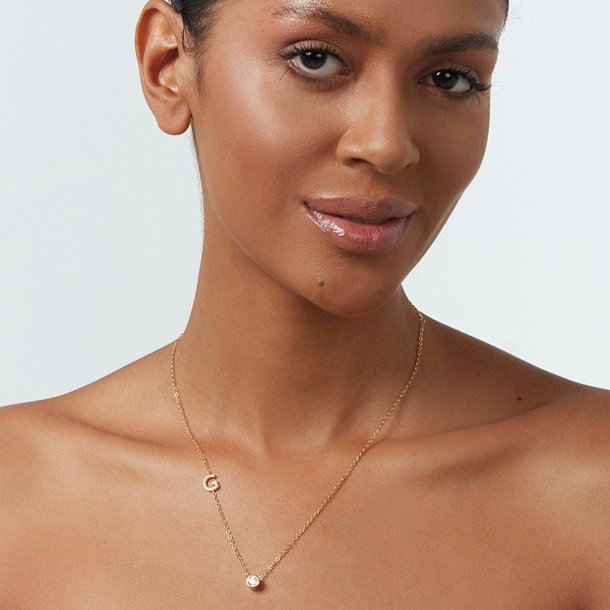 Colar Letras Cravejado e Ponto de Luz