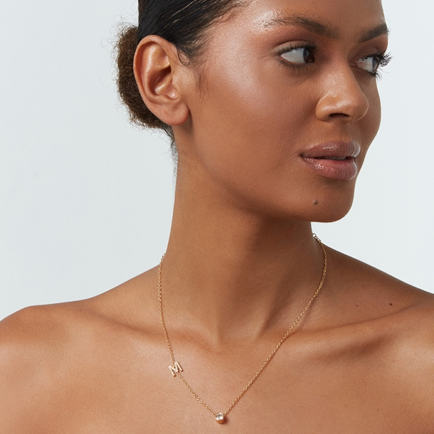 Colar Letras Cravejado e Ponto de Luz