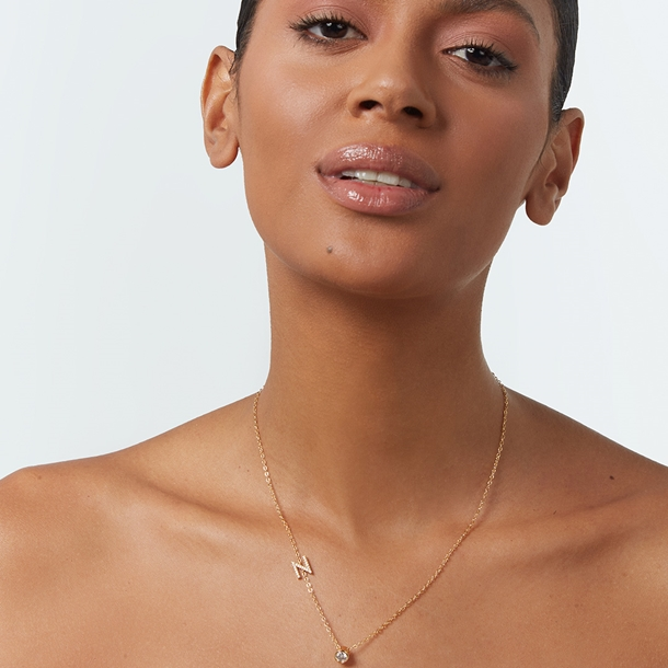 Colar Letras Cravejado e Ponto de Luz