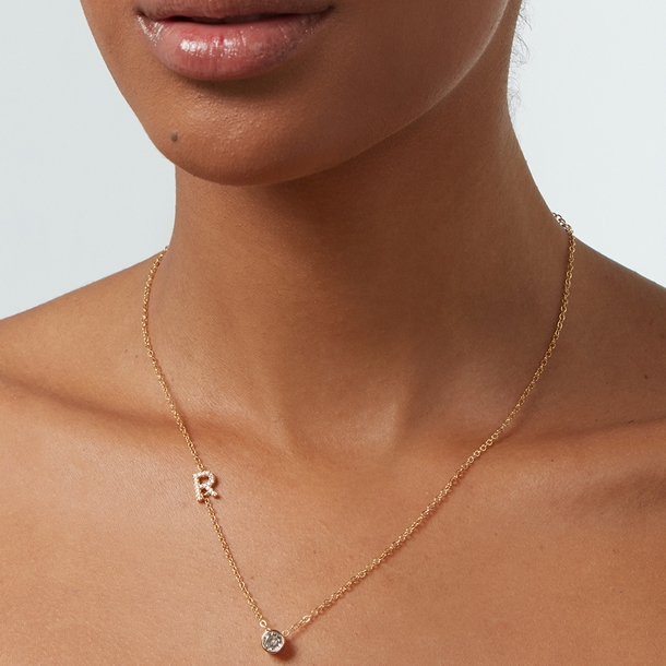 Colar Letras Cravejado e Ponto de Luz