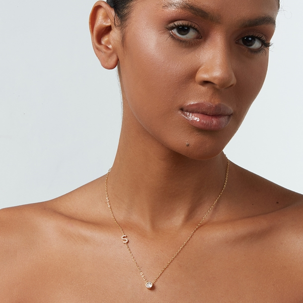 Colar Letras Cravejado e Ponto de Luz