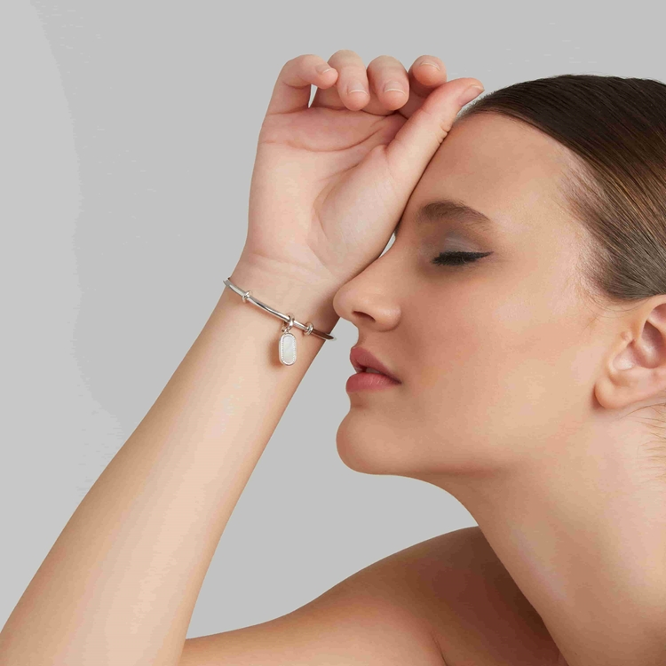 Pingente Medalha Madre Pérola