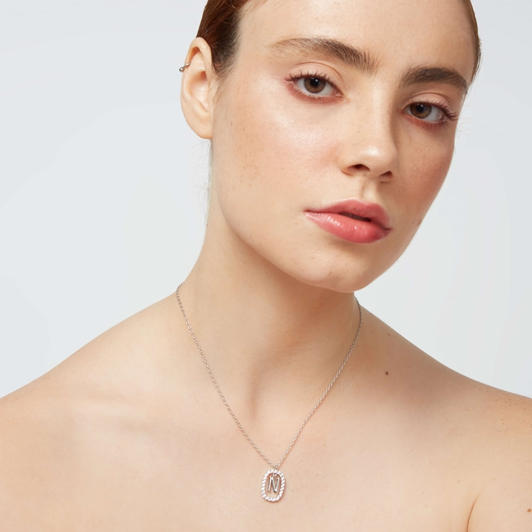 Colar Letras Zircônias Cravejadas Prateado