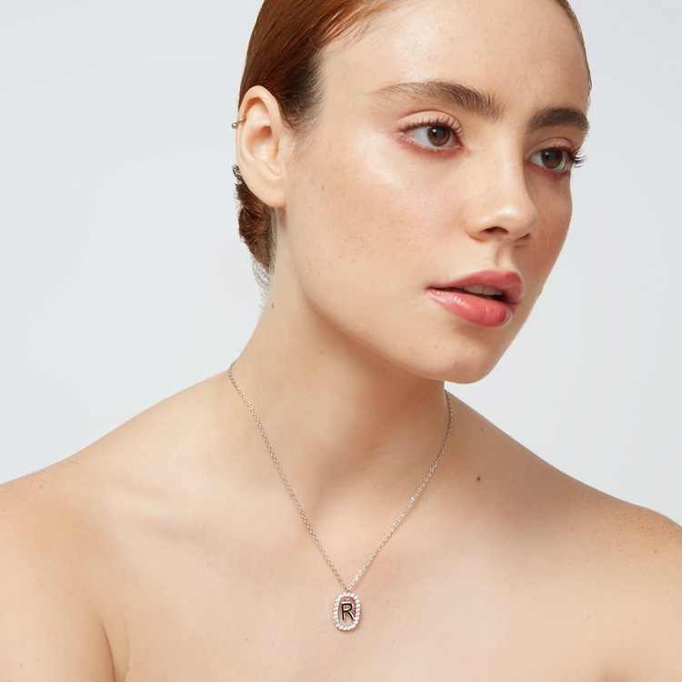 Colar Letras Zircônias Cravejadas Prateado