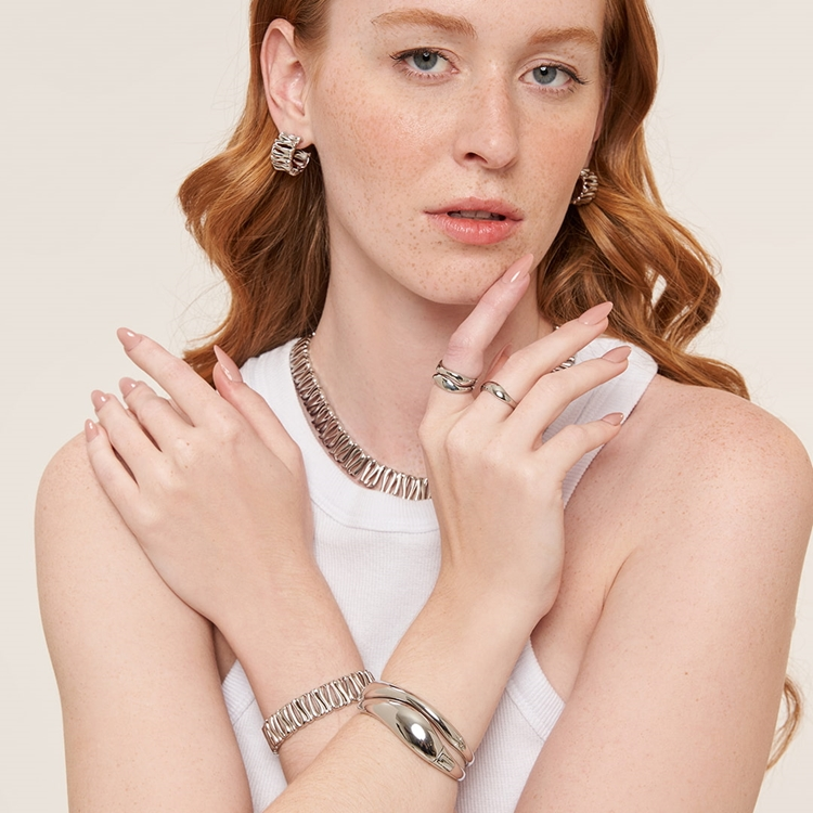 Pulseira Bracelete Liso Coração Afeto