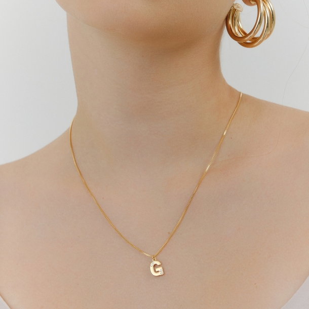 Colar Longo Zircônias Cravejadas Letra G