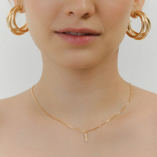 Colar Longo Zircônias Cravejadas Letra I