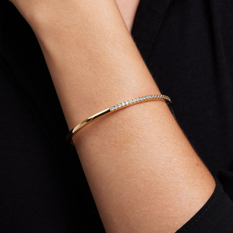 BRACELETE CRAVEJADO ESSENCIAL