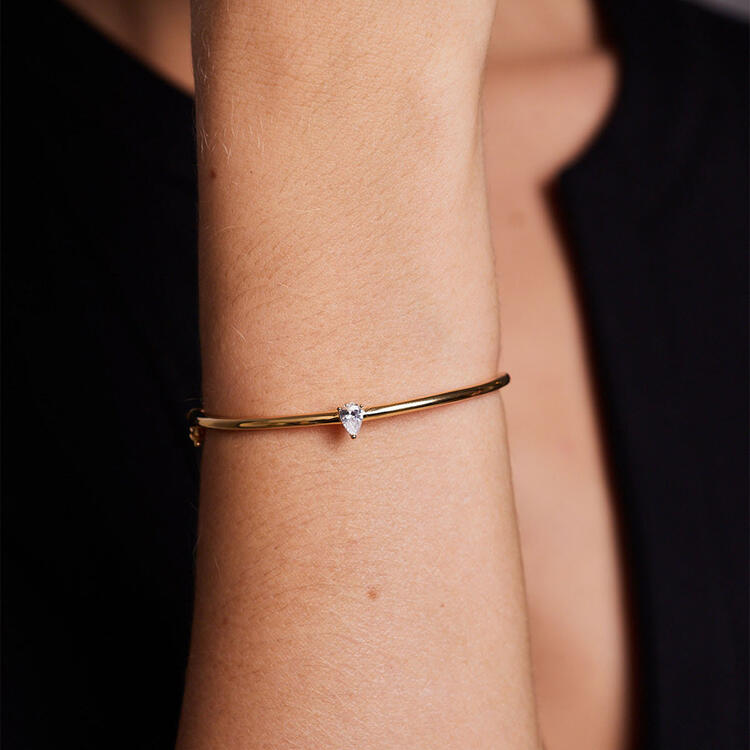 BRACELETE COM GOTA CRAVEJADA PRATA 925