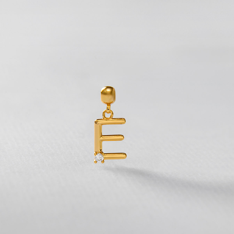PINGENTE LETRA E ZIRCONIA