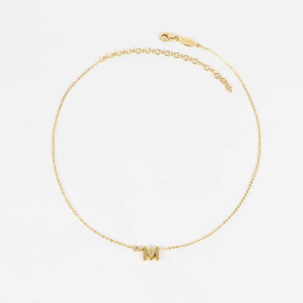 COLAR LETRA M COM ZIRCÔNIA