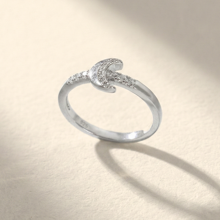 ANEL ASTROS LUA CRAVEJADO PRATA 925