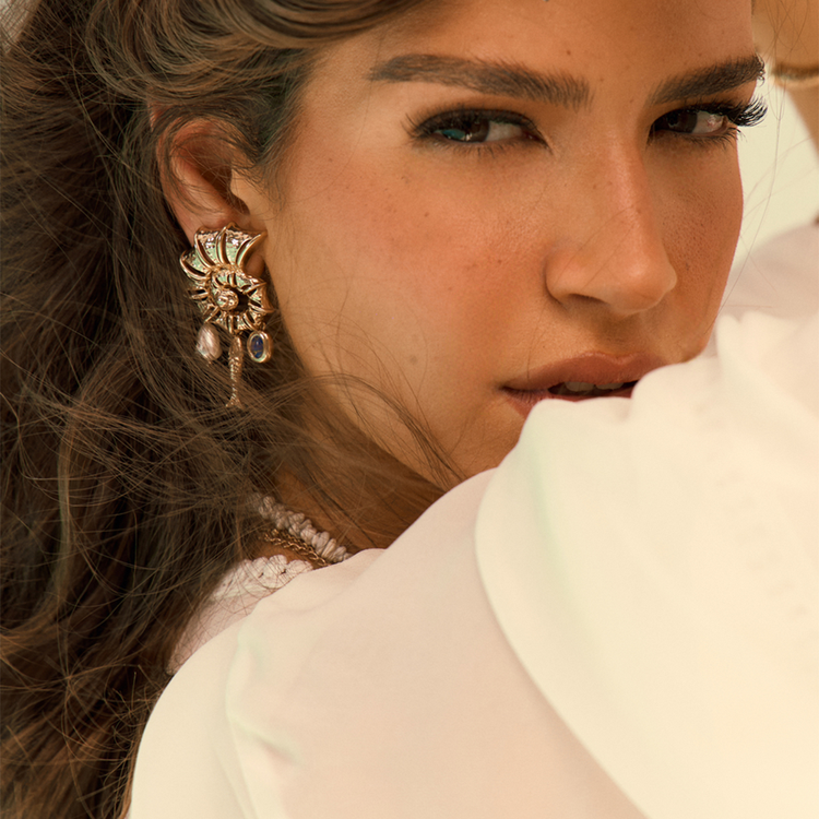 BRINCO CONCHA SPIKE COLLAB LELE BURNIER