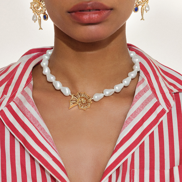 COLAR PEROLA E CONCHA COLLAB LELE BURNIER