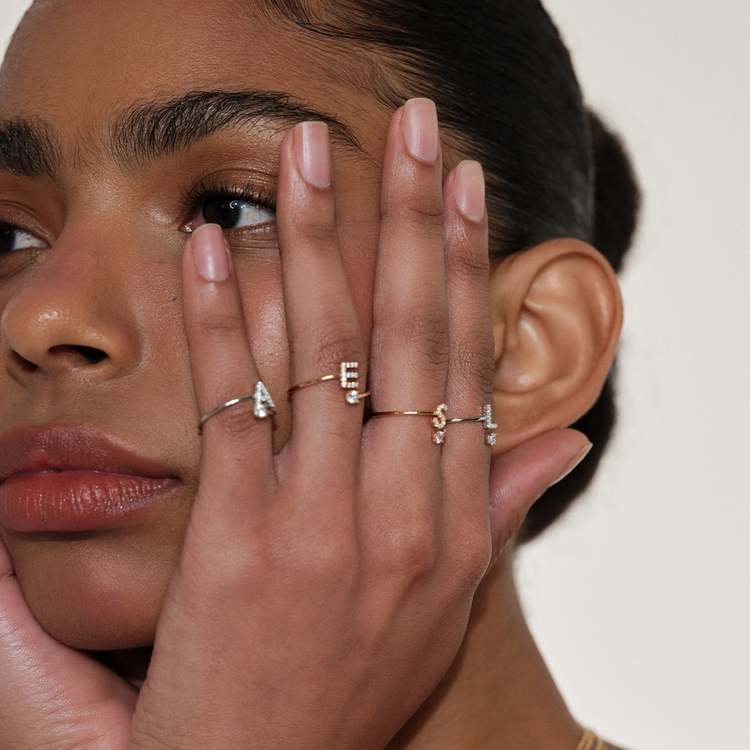 ANEL LETRA A CRAVEJADO PRATA 925