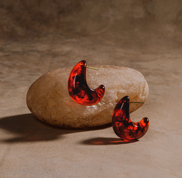 BRINCO ÂMBAR MARROM