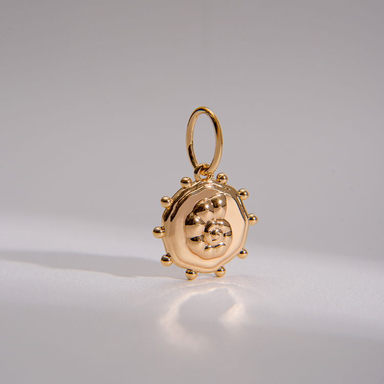 PINGENTE CHARM BAR MEDALHA CONCHA