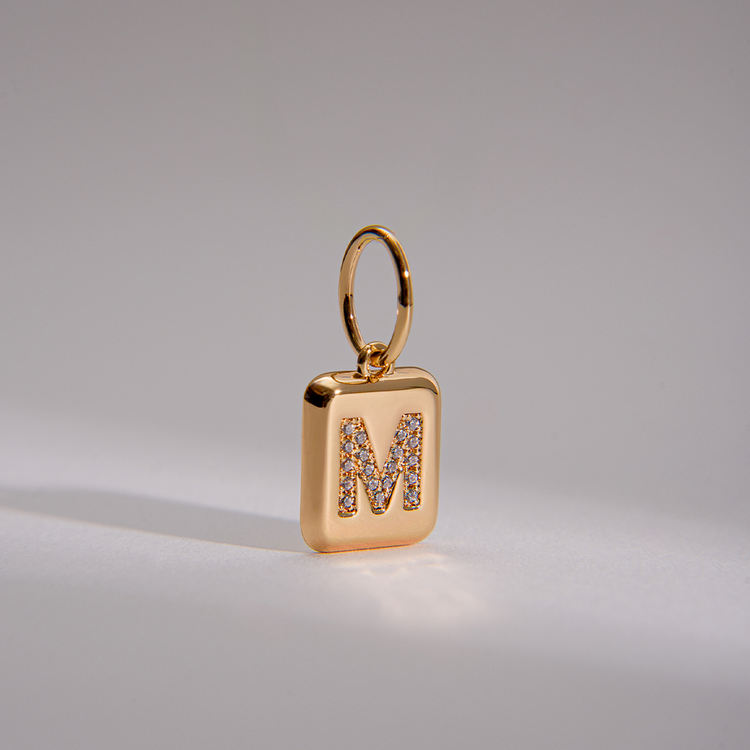 PINGENTE CHARM BAR LETRA M