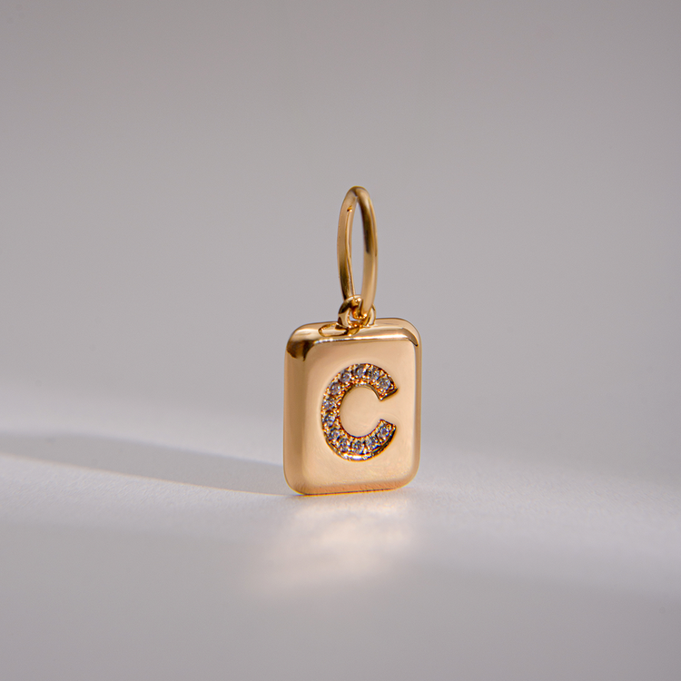 PINGENTE CHARM BAR LETRA C