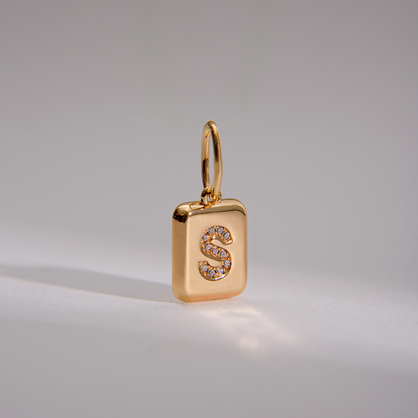 PINGENTE CHARM BAR LETRA S