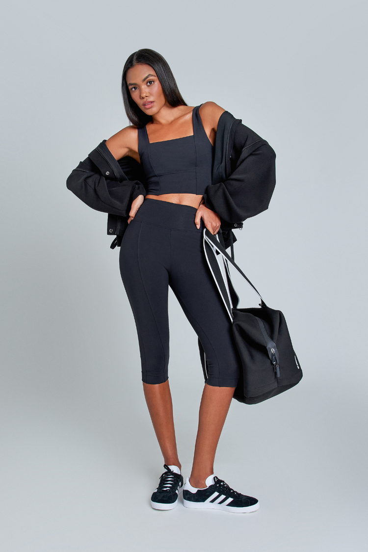 Open Era — LEGGING CAPRI NEW ESSENTIALS