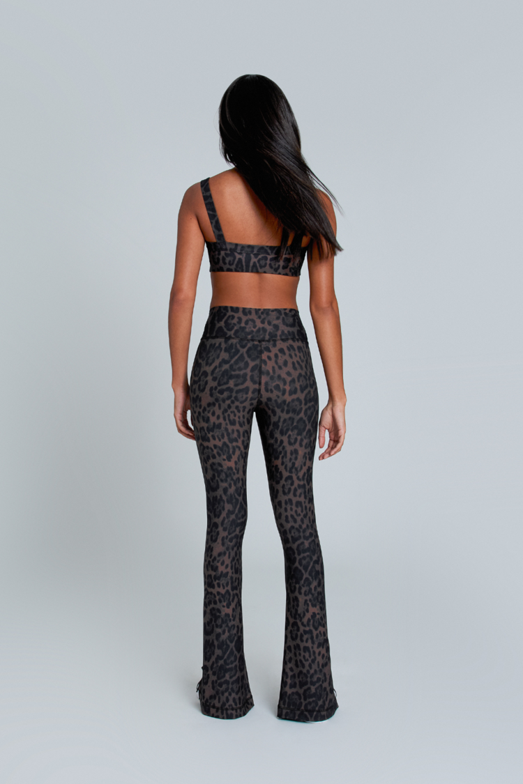 Open Era — CALÇA FLARE ANIMAL PRINT