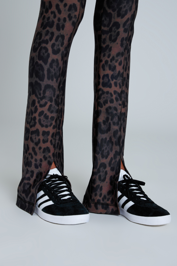 Open Era — CALÇA FLARE ANIMAL PRINT