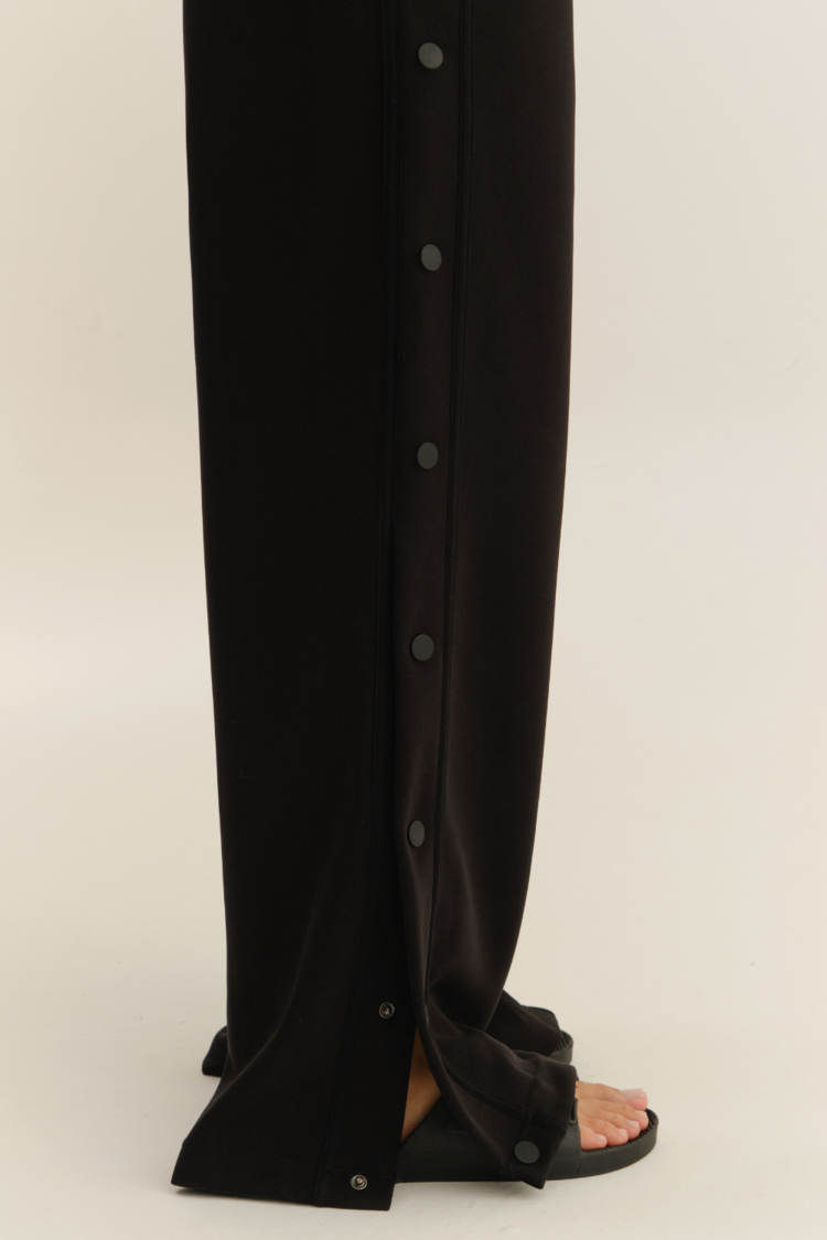 Open Era — CALÇA WIDE COM BOTÕES SCUBA
