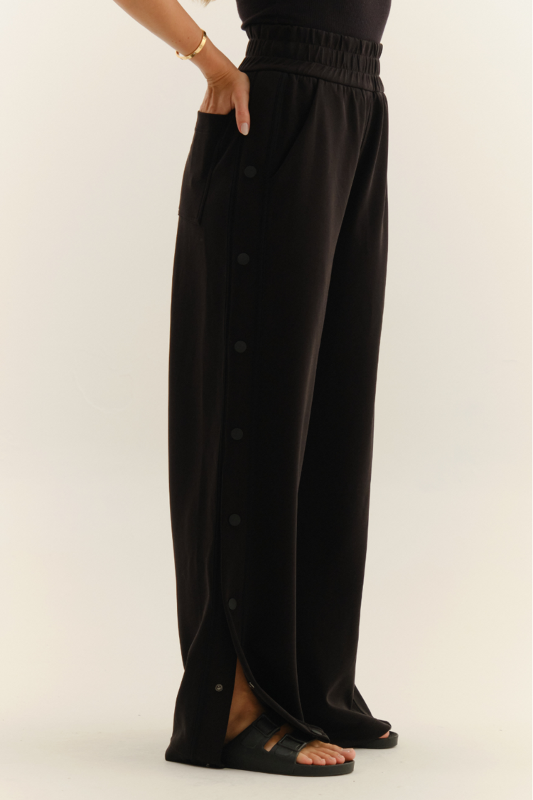 Open Era — CALÇA WIDE COM BOTÕES SCUBA