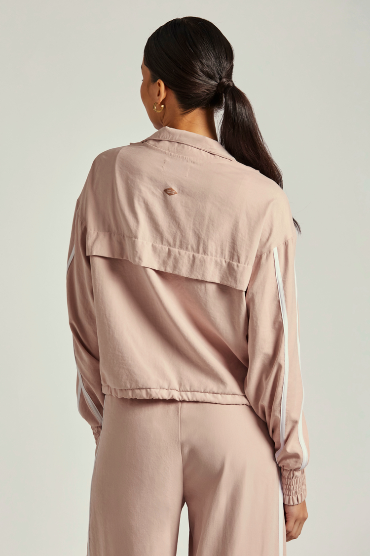 Open Era — JAQUETA BOMBER COM LISTRAS BY MICA