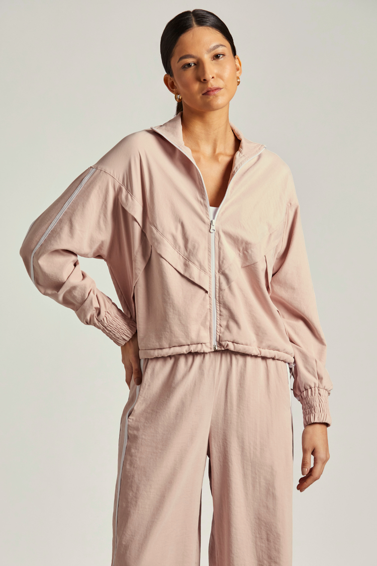Open Era — JAQUETA BOMBER COM LISTRAS BY MICA